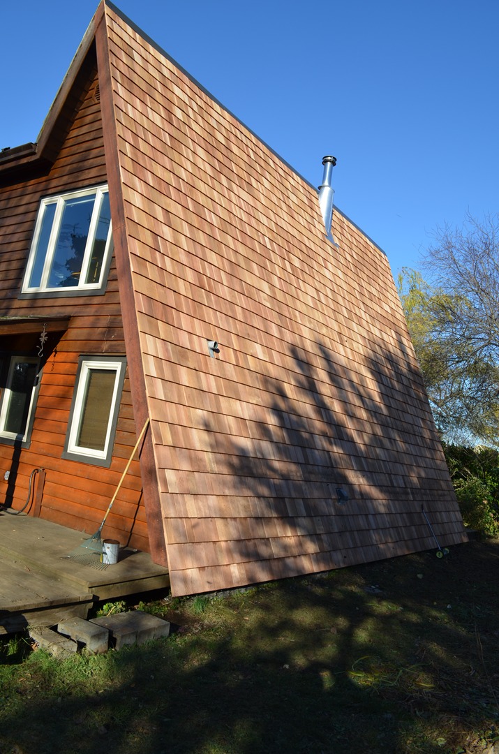 Cedar Shake Home - Cedar Roofing in Campbell River